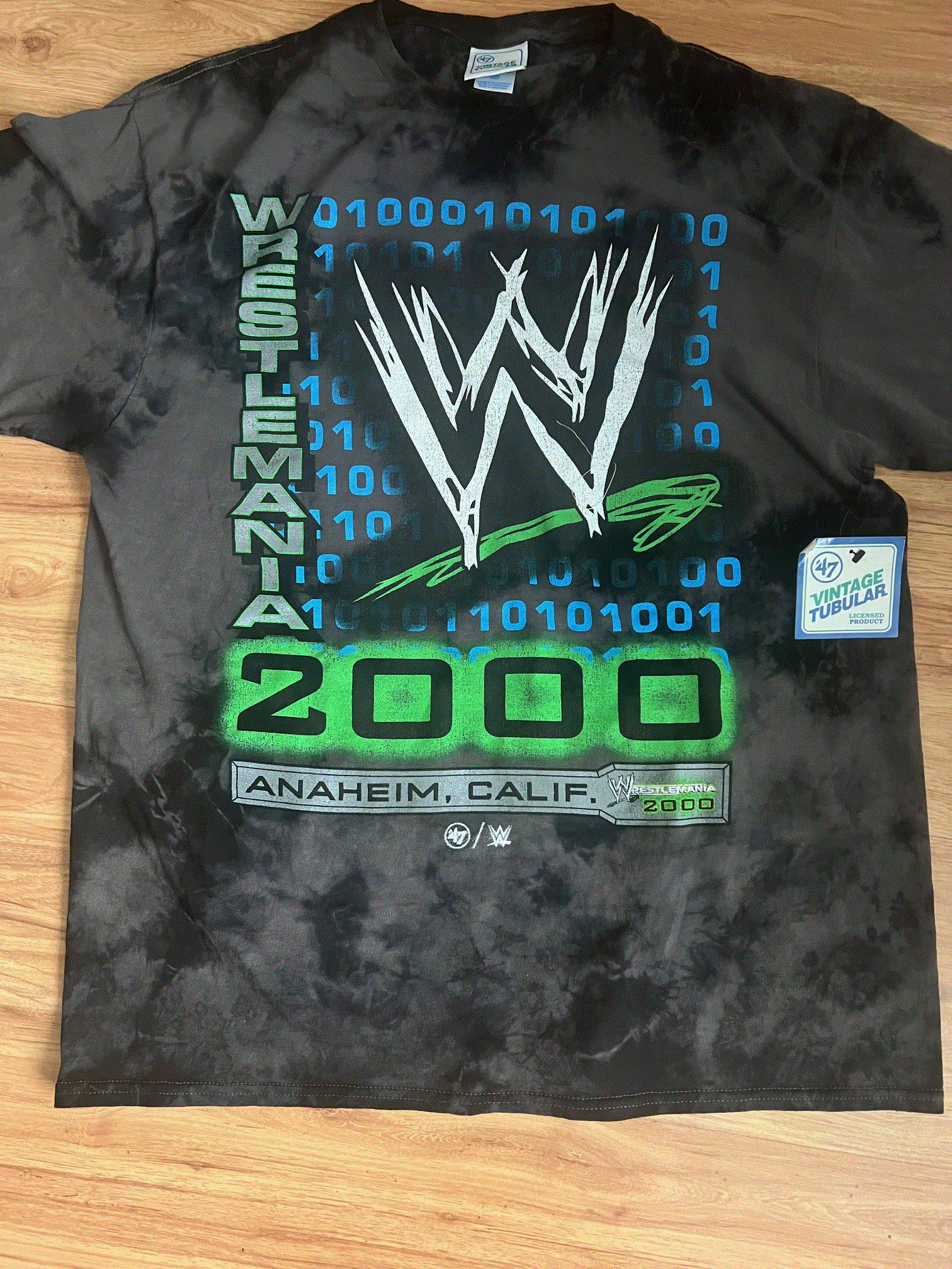 Official WWE WrestleMania 2000 short sleeve - size large
